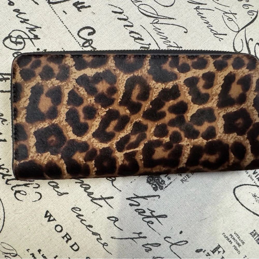 Michael Kors Leopard Print Wallet - Picture 2 of 3